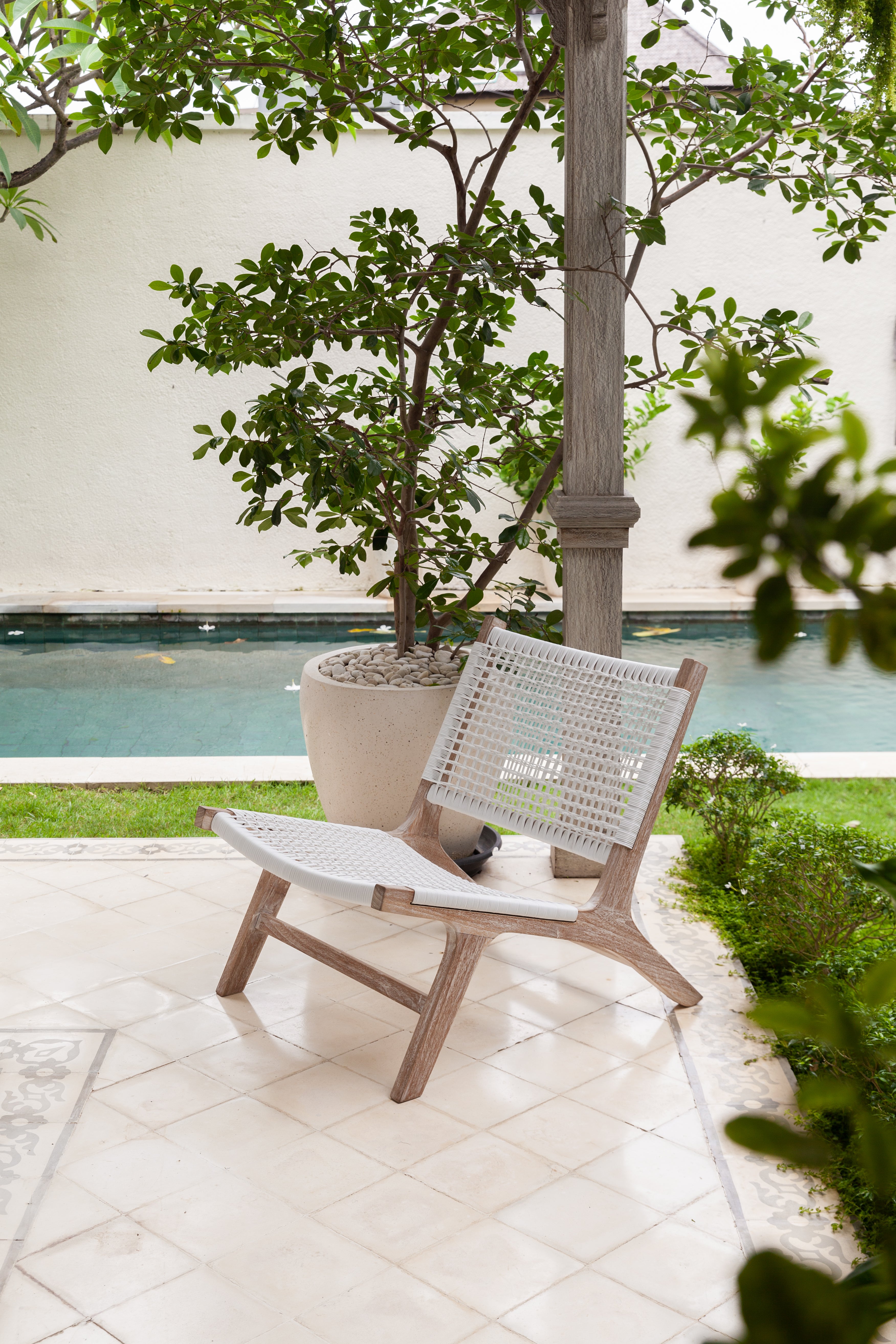 Indah Indoor Outdoor Lounge Chair