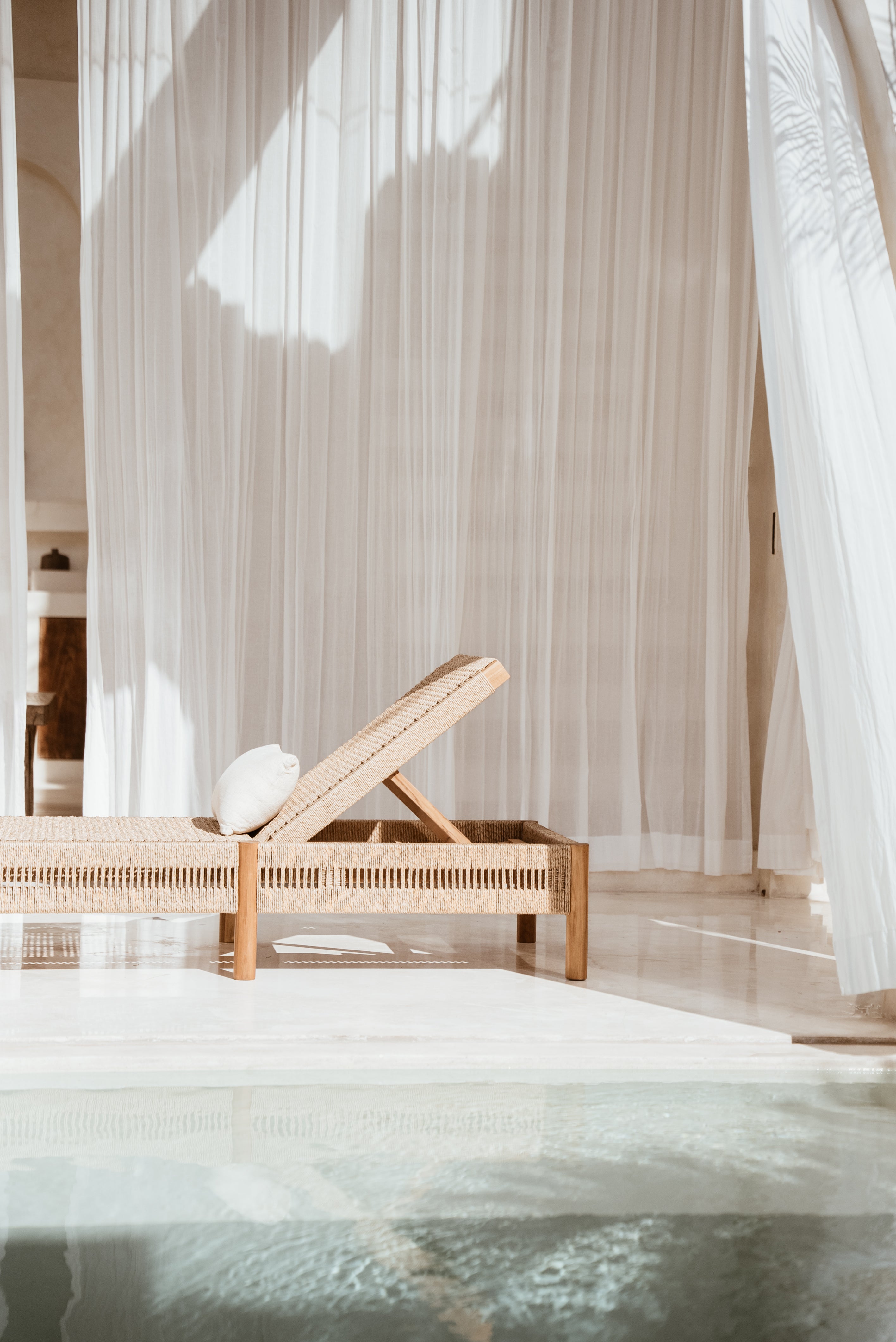 TeakSunLounger.jpg