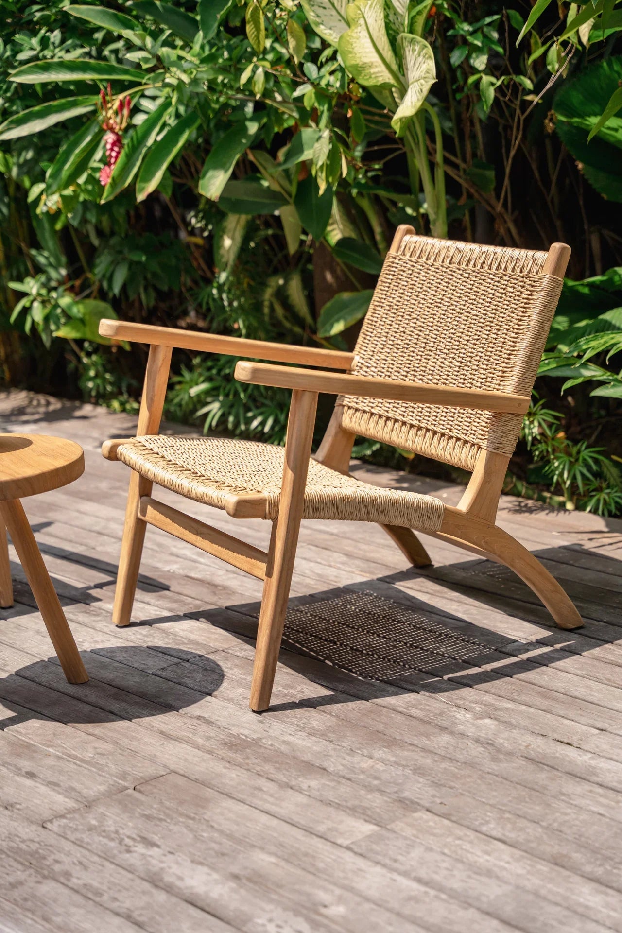 lounge chairs teak outdoor setup