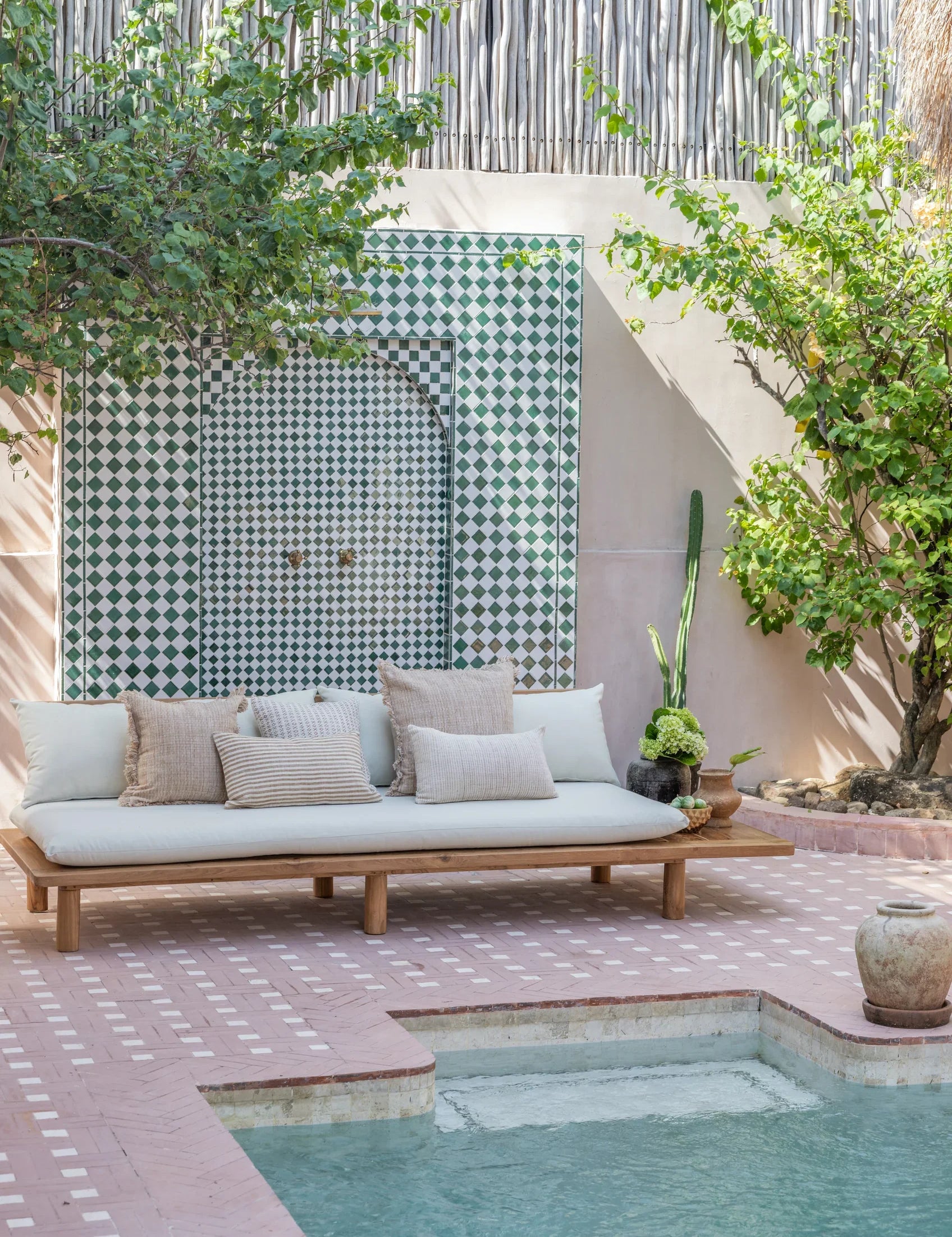 Sepoi daybed bale homewares