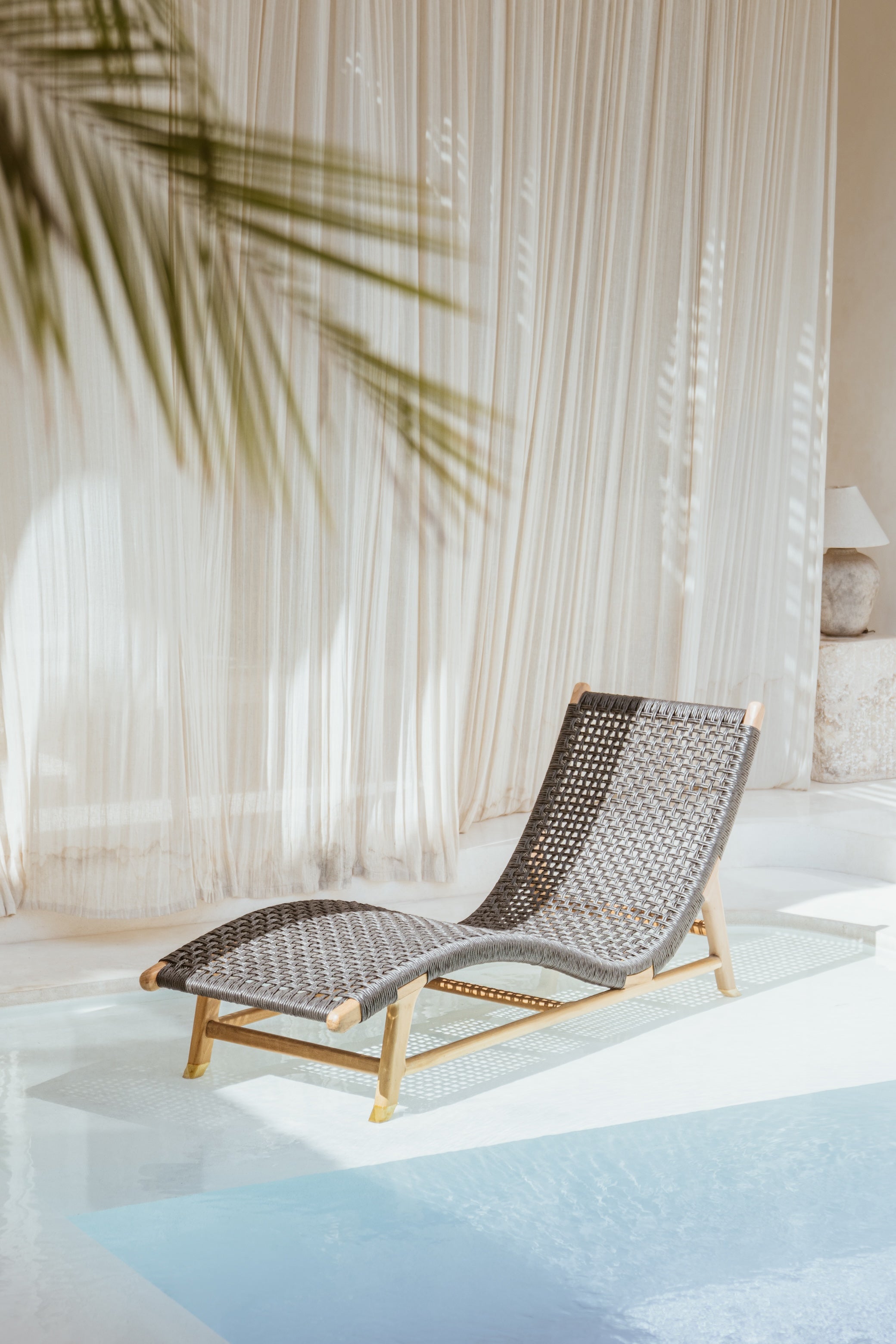 Shambala_Indoor_Outdoor_Sun_Lounger_in_Black_1_-_Jevon_Arffandy.jpg