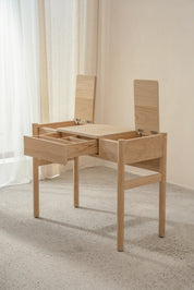 Putri Make Up Vanity Desk